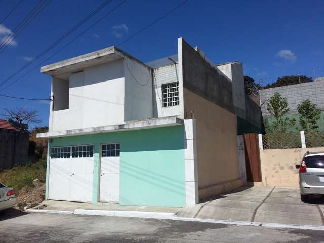 Casa De Dos Niveles En Vista Azul En Santa Catarina Pinula Casas En