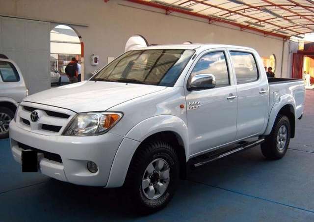 Toyota hilux dc 2008 en perfecto estado en Guatemala