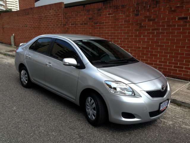 Vendo toyota yaris de agencia en Ciudad de Guatemala - Autos | 80612