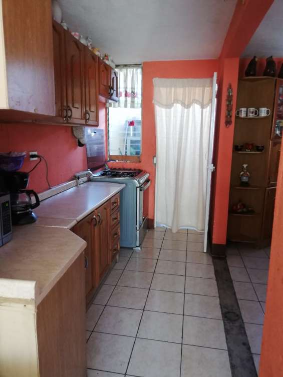 Bonita casa de un nivel en planes de bárcenas villa nueva en Villa